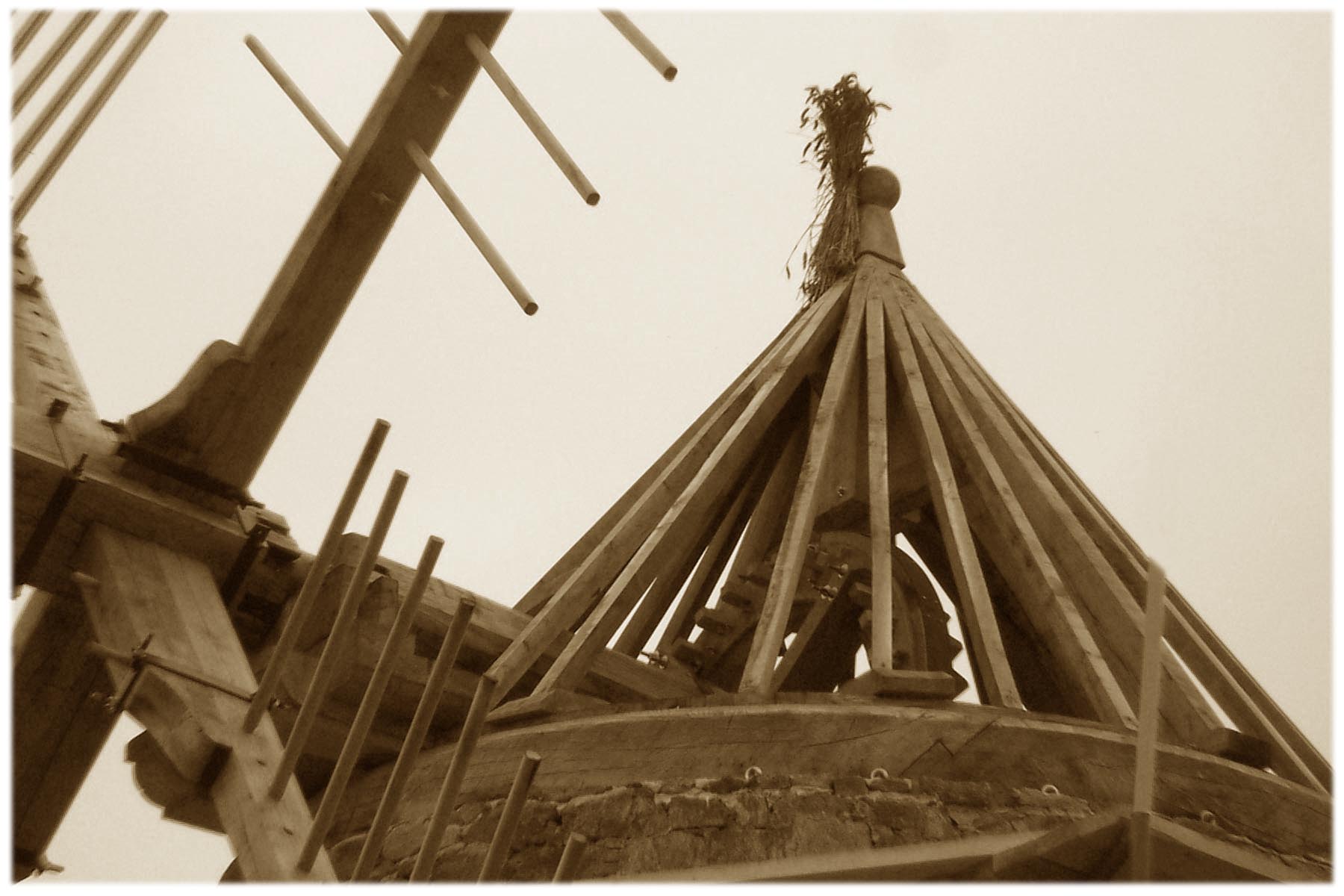 Photo Corynn - Charpente d'un moulin  vent au Cap Sizun